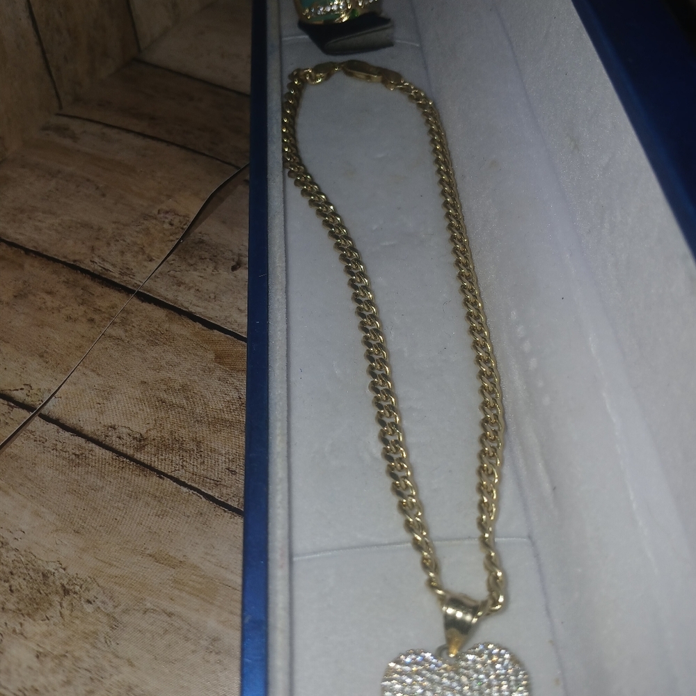 10k Gold Heart Pendant Necklace